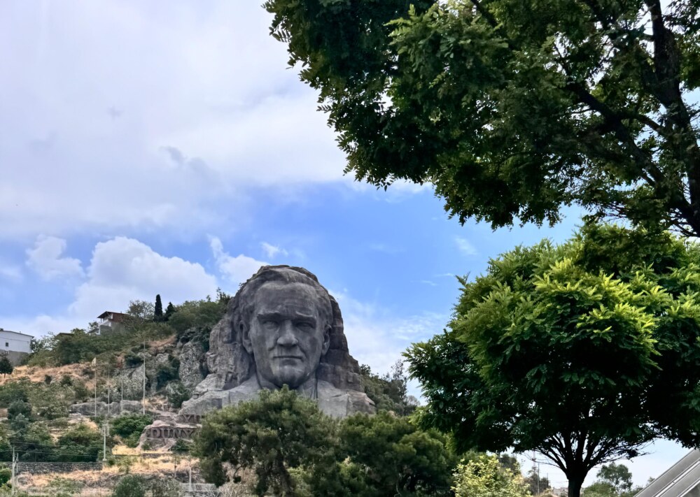 Buda Mask Atatürk!..