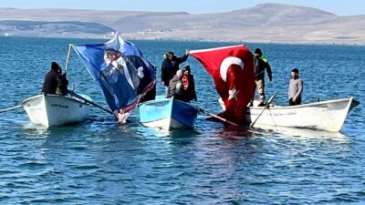 Göl’de, Dağ’da, Şehir’de Atatürk..