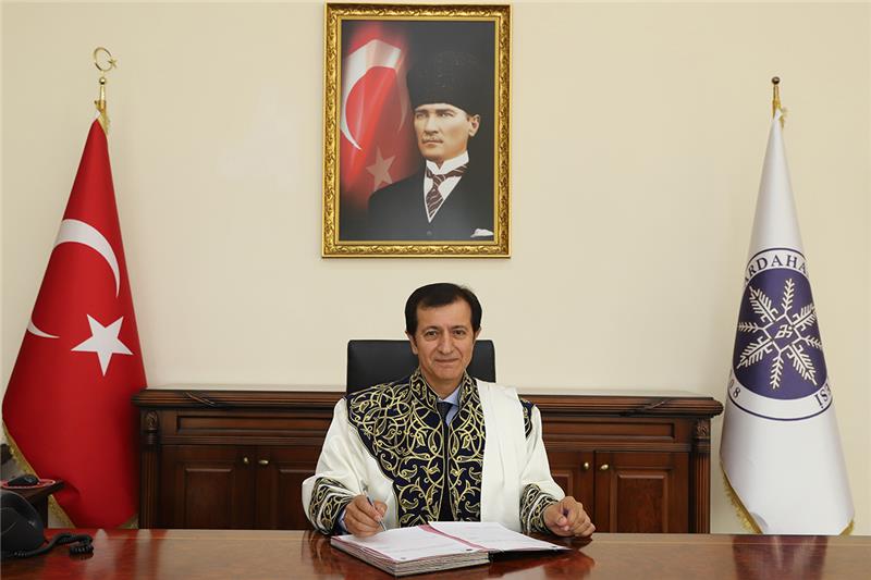 Rektör, Senatosuyla işe başladı..