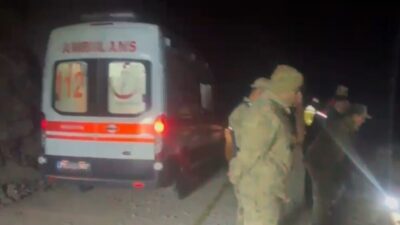 Kamyon uçuruma yuvarlandı, şoförü öldü