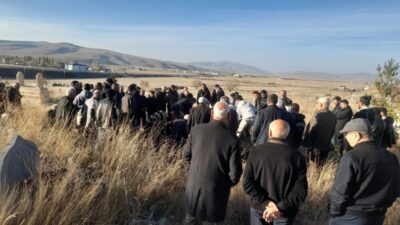 SATILMAK İSTENEN MEZARLIKLARI OT ve ÇÖP GÖTÜRÜYOR!