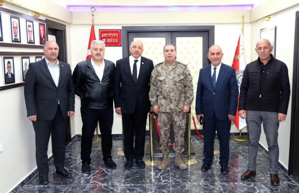 YAZIYORSAM SEBEBİ VAR/Fakir Yılmaz 
**PAPA