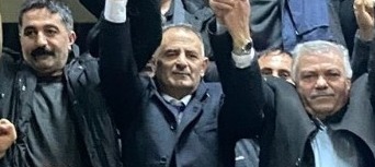 YAZIYORSAM SEBEBİ VAR/FAKİR YILMAZ 
**SARI