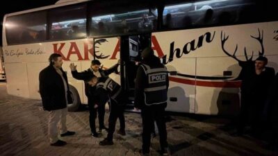 YAZIYORSAM SEBEBİ VAR/Fakir Yılmaz 
*Kaygan