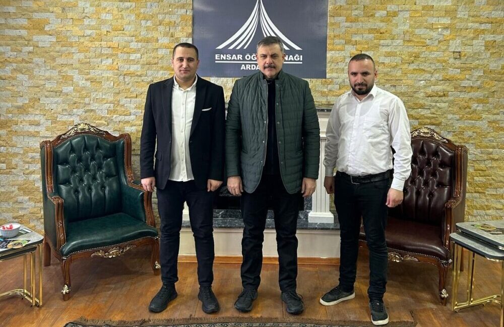 ARDAHAN’DA ENSAR ÖĞÜT KONAĞINDA BİR GECE KALAN VALİ BAKAN OLDU!