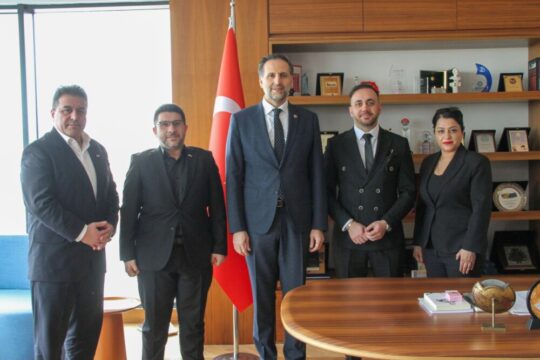 'Yerelde Ulusa Gazetecilik..' diyen Gazetelerimizin