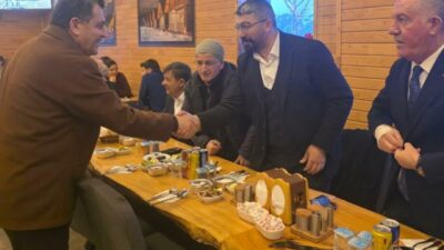 **YAZIYORSAM SEBEBİ VAR/Fark Yılmaz 
**Akıllı