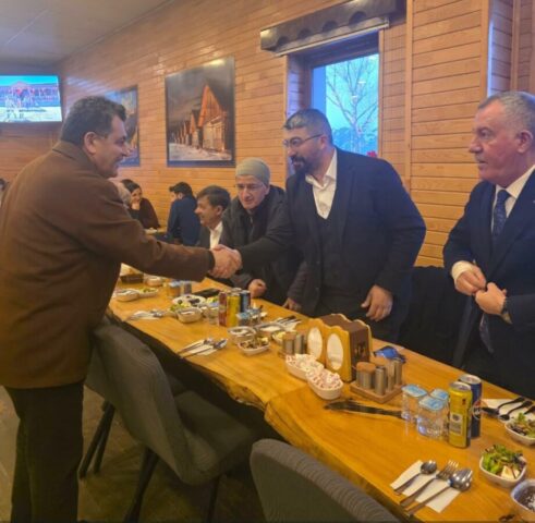 **YAZIYORSAM SEBEBİ VAR/Fark Yılmaz 
**Akıllı