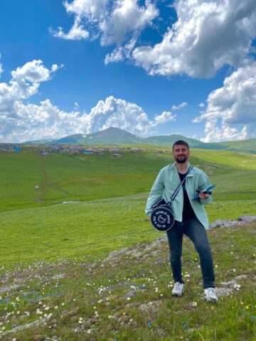 YAZIYORSAM SEBEBİ VAR/Fakir Yılmaz 
**Ama