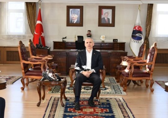 YAZIYORSAM SEBEBİ VAR//Fakir Yılmaz
*Dallas Ardahan'da