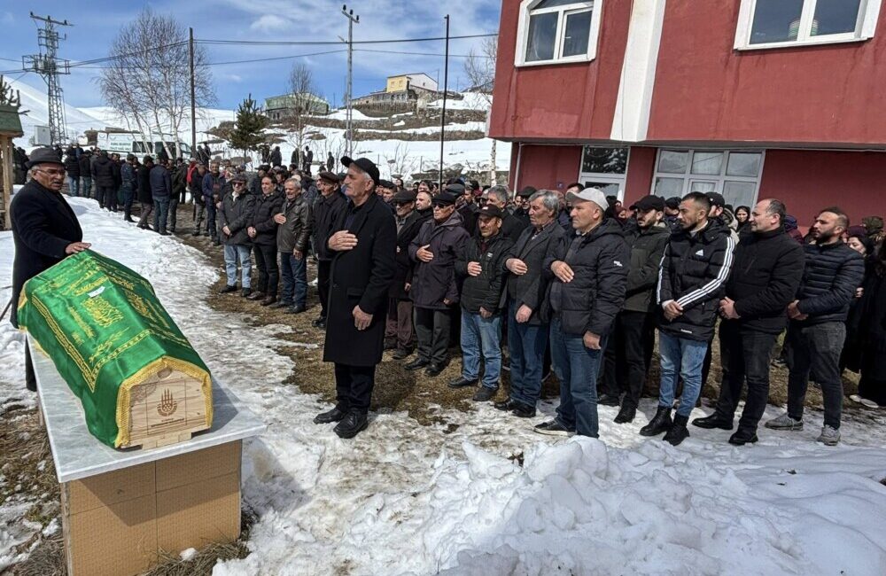 YAZIYORSAM SEBEBİ VAR/Fakir Yılmaz 
*İRAN,