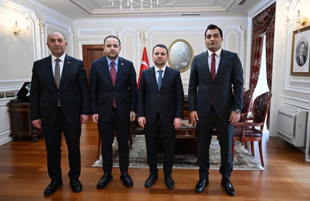 Trump’tan İran’a yeni tehdit! ABD