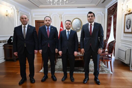 Trump’tan İran’a yeni tehdit! ABD