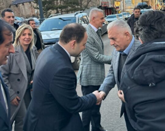 YAZIYORSAM SEBEBİ VAR/Fakir Yılmaz 
*Okurlarıma