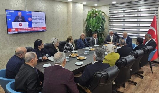 BÖLGENİN İLK E-GAZETELERİ www.sonvilayet.com
yazıyorsam sebebi