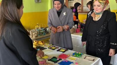 GAZETECİLERLE GÜNDEM BU PAZAR.. Ellerinden