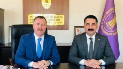 YAZIYORSAM SEBEBİ VAR/Fakir Yılmaz
*Türkücünün bankamatikçi