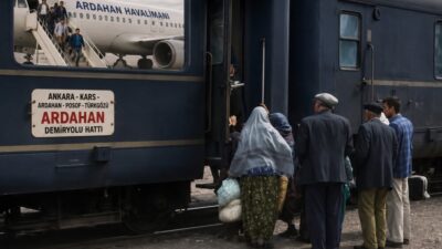 yazıyorsam sebebi var fakir yılmaz
SAYIN