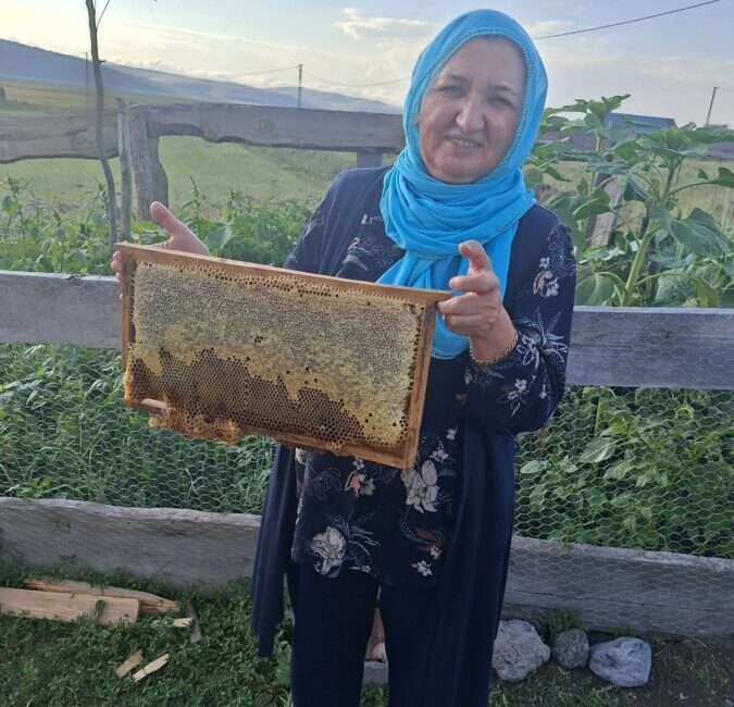 YAZIYORSAM SEBEBİ VAR/Fakir Yılmaz 
*ARI