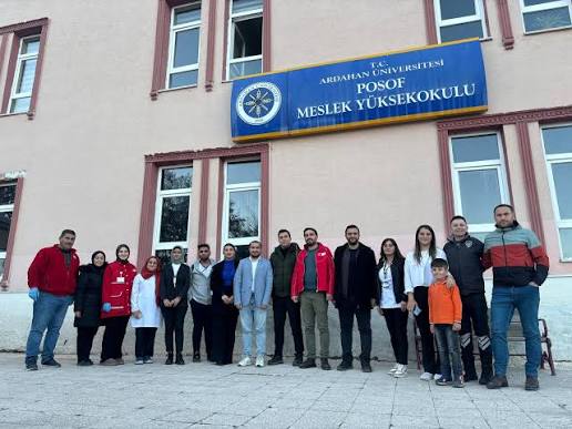 POSOFLU REKTÖRÜN ÖĞRENCİLERİ MANTICININ MYO’SUNA BAKTIĞI POSOF’TA DIŞARI DA KALDLARI!